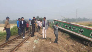 শ্রীপুরে ট্রেনে নাশকতার ঘটনায় হোতাসহ ২ জন গ্রেফতার