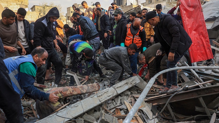 ইসরায়েলি বিমান হামলায় গাজায় এক পরিবারের ৭৬ জন নিহত