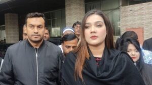 কথা রাখলেন না মাহিয়া মাহি