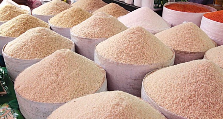 ভরা মৌসুমেও বাড়তি চালের দাম