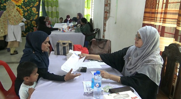 নোয়াখালীতে মাতৃভাষা দিবসে বিনামূল্যে সেবা পেলো ১৫’শ রোগি