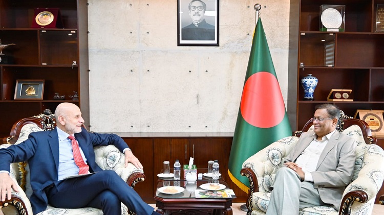 বৈধ উপায়ে আরও বাংলাদেশি নি‌তে চায় ইতা‌লি