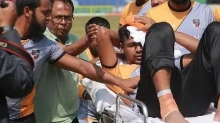 মোস্তাফিজের মাথায় পাঁচটি সেলাই, তবে শঙ্কামুক্ত