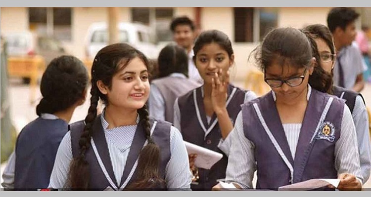 চার বছরে মাধ্যমিকে শিক্ষার্থী কমেছে ১০ লাখ