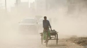 বিশ্বের দূষিত শহরগুলোর মধ্যে অন্যতম ঢাকা