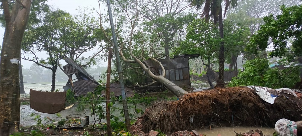 কলাপাড়া উপকূলে চলছে দুর্গত মানুষের আহাজারি