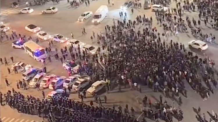 কিরগিজস্তানে আতঙ্কিত বাংলাদেশি শিক্ষার্থীরা দেশে ফিরতে শুরু করেছেন