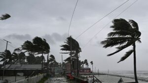 ঢাকাসহ ১৭ অঞ্চলে ৮০ কিমি বেগে ঝোড়ো হাওয়া ও বৃষ্টি হবে