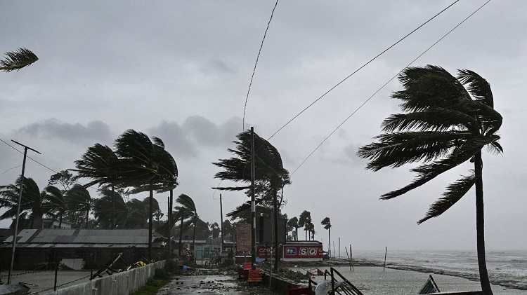 ঢাকাসহ ১৭ অঞ্চলে ৮০ কিমি বেগে ঝোড়ো হাওয়া ও বৃষ্টি হবে