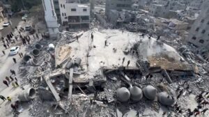 রাফাতে মসজিদে ক্ষেপণাস্ত্র ছুড়ল ইসরায়েল