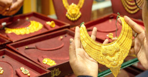 সোনার ভরি ১ লাখ ১৫ হাজার ৮৮২ টাকা