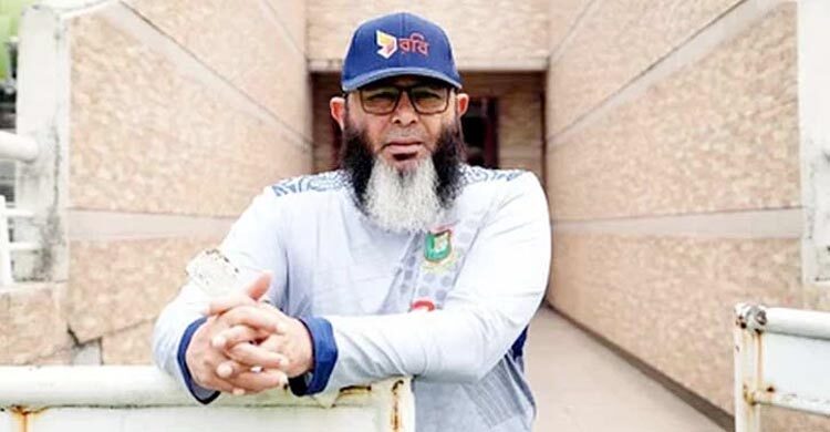 বাংলাদেশ ছেড়ে ইংল্যান্ড যুব দলের দায়িত্বে মুশতাক আহমেদ!