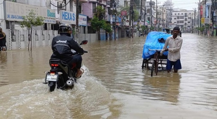 সিলেটে বাড়ছে বন্যার পানি, ঘরবন্দি সাড়ে ৬ লাখ মানুষ