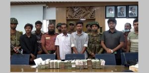 নরসিংদীতে ৮৮ লাখ টাকাসহ ৩ জনকে আটক করলেন শিক্ষার্থীরা