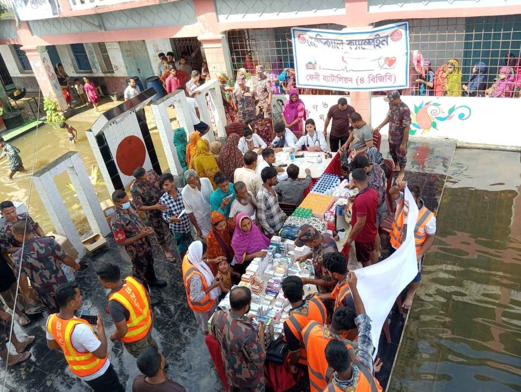 ফেনীর দাগনভূঁঞায় বিজিবির মেডিকেল ক্যাম্পেইন ৫৫০ রোগীকে চিকিৎসাসেবা প্রদান