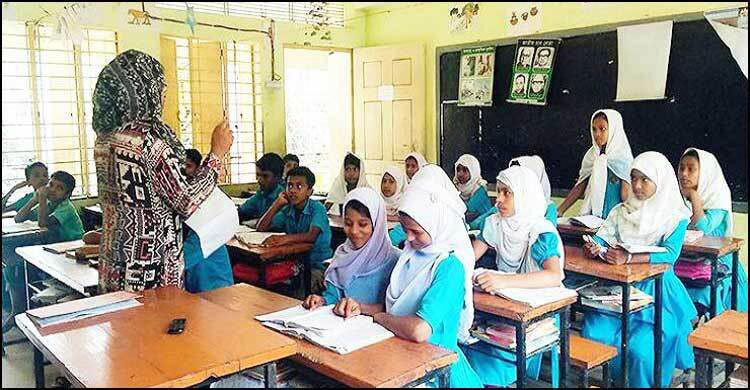 মুক্তিযোদ্ধা কোটায় নিয়োগ পাওয়া শিক্ষকদের তালিকা হচ্ছে