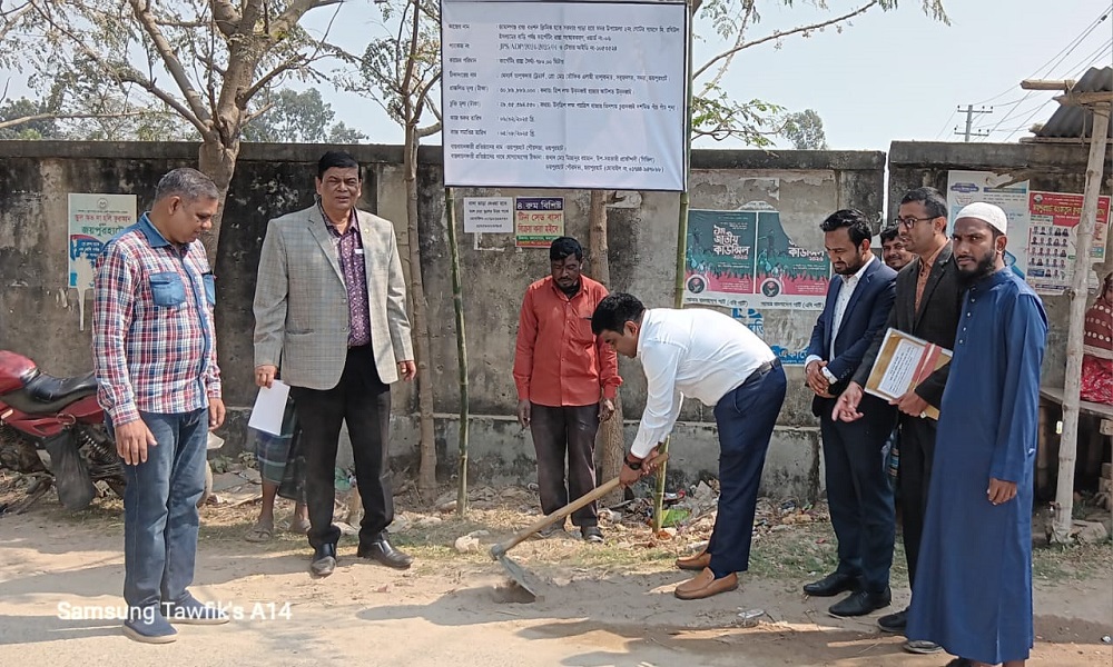 জয়পুরহাটে পৌর শহরের ৭৮০মিটার দীর্ঘ লিংক রোডের কার্পেটিং শুরু
